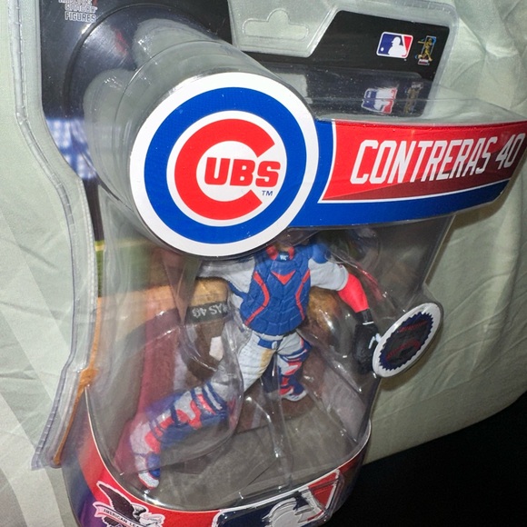 Chicago Cubs #40 Wilson Contreras figurine with base - Picture 4 of 6